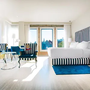 https://monsieur-jean-hotel-particulier.hotelsquebeccity.net